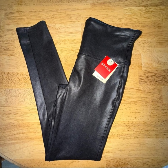 SPANX Black Faux Leather Leggings Petite Medium New - Picture 9 of 11